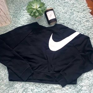 🖤🥥 Black Nike Crop Sweatshirt 🖤🥥